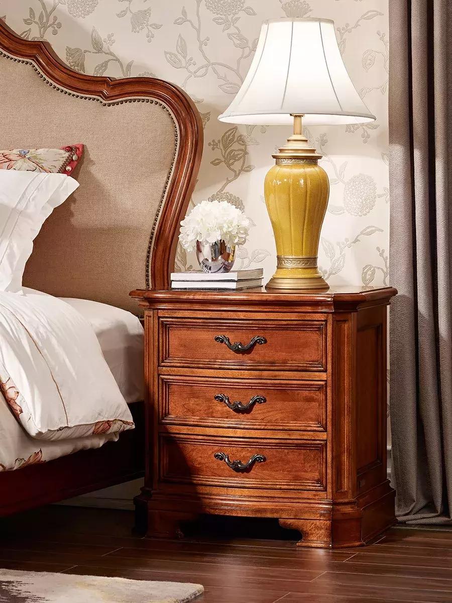 床头柜这样搭配卧室真的好美 (美洛铂格床头柜)