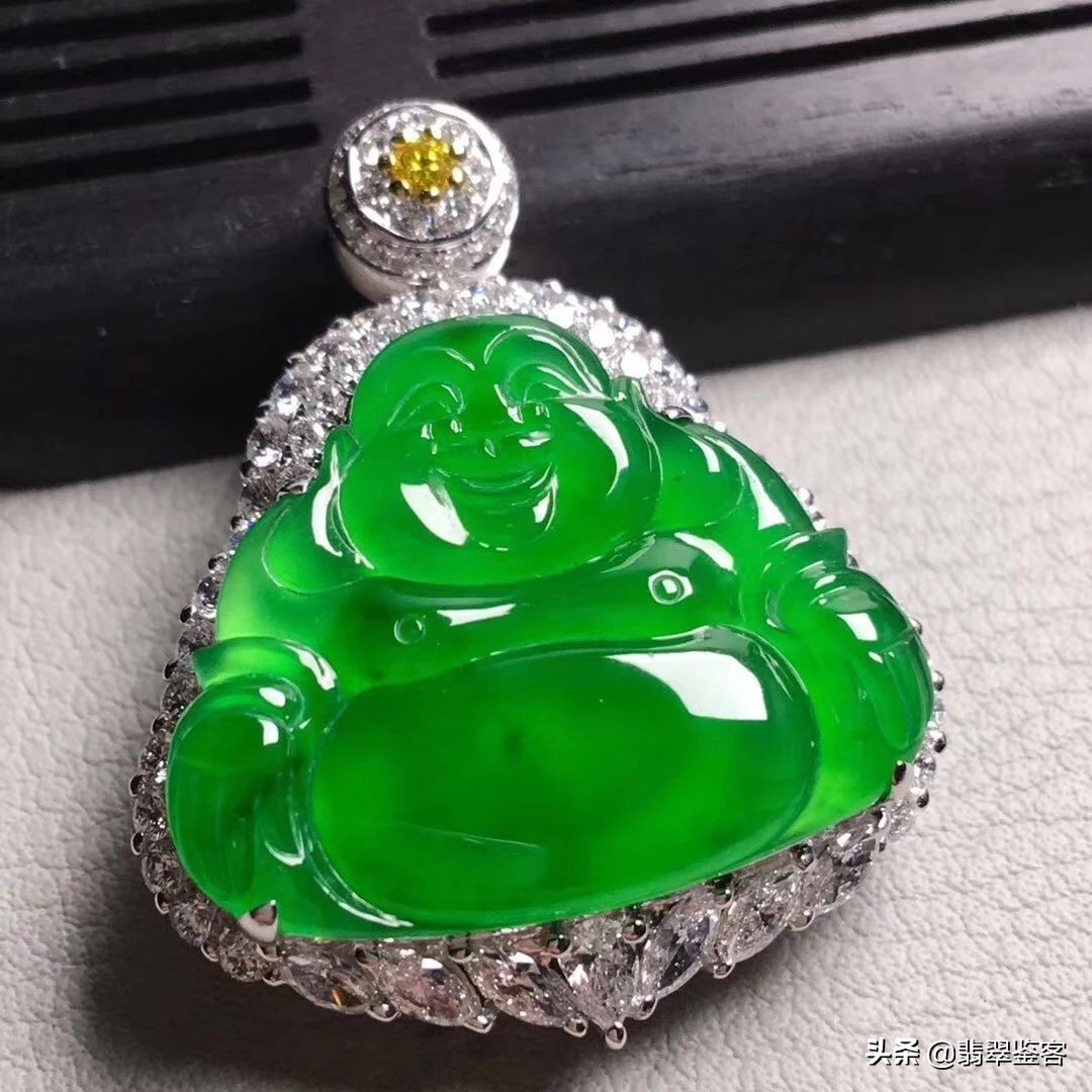 翡翠水头短有可能是冰种吗,翡翠水头好但是有裂纹值钱吗