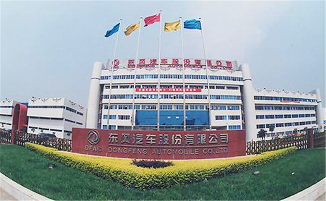 毛主席亲自选址的洛阳一拖，为什么没像二汽一样乘上“东风”？