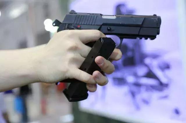 格洛克手枪vs勃朗宁,世界大赛第一杆147