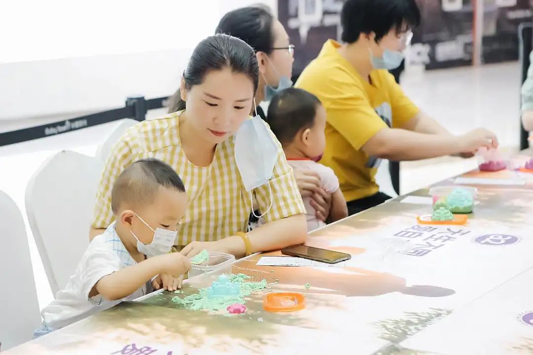 “最美宝妈HI购港城”华婴阳光携手a2至初奶粉大型会员活动火爆举行