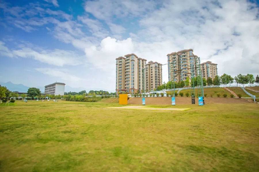 揭阳普宁盘龙湾温泉,普宁盘龙湾温泉度假村山泉水乐园