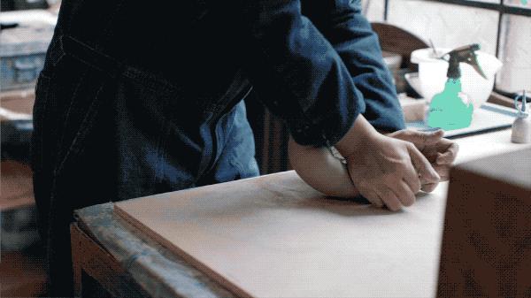 想不想开?这个贴着小胡子的女生,做出全世界最可爱的汽车