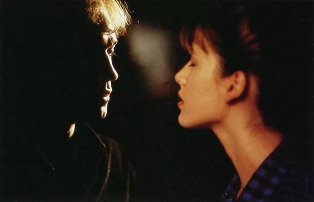 玻璃和平面镜有什么区别,单向玻璃和双向玻璃的区别