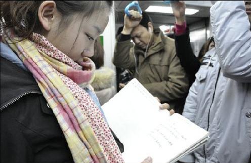 为艺术正名,网红苏紫紫曾全裸接受采访:我可以洒脱地看你你能吗