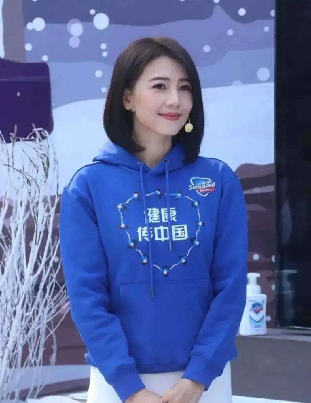 高圆圆生图曝光脸颊凹陷惹争议,高圆圆眼袋深抢镜