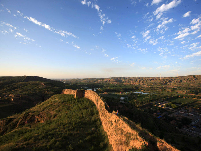 塞上长城绝高漠金戈犹响无定河