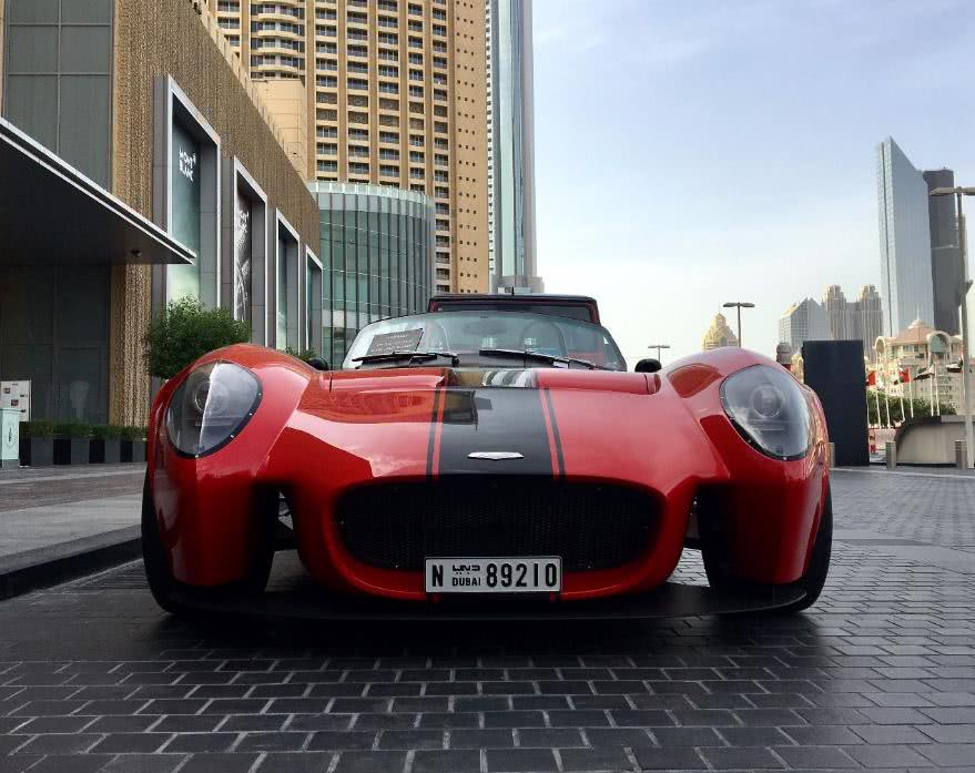 迪拜超级跑车和豪华车,迪拜的最强跑车第一名需要多少钱