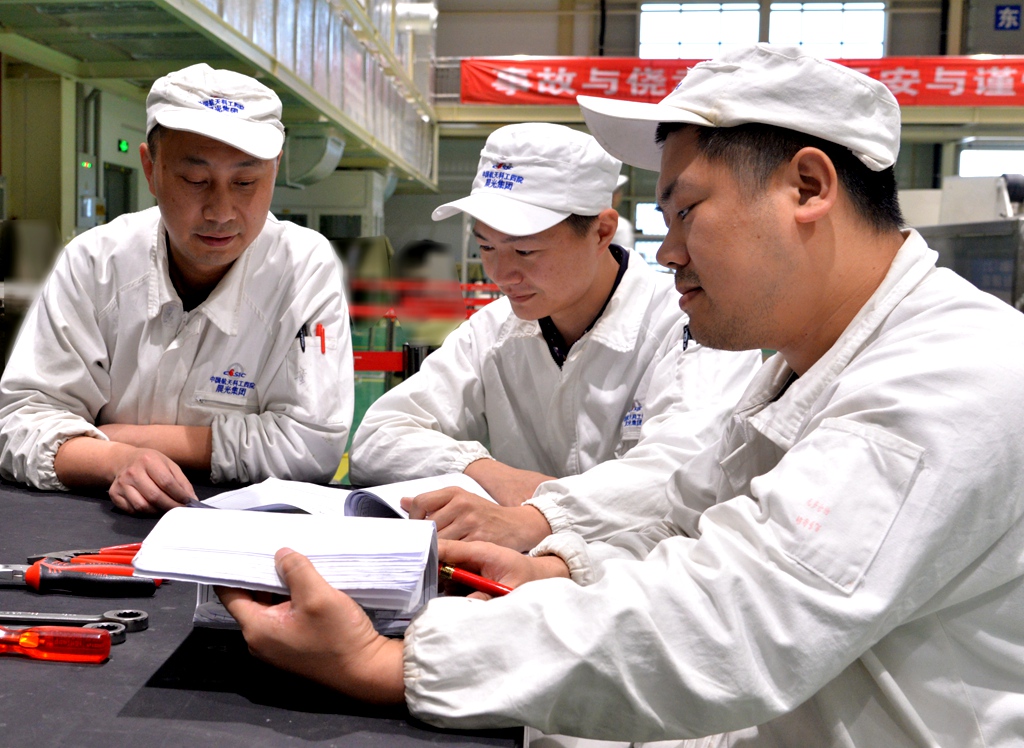 领头雁战胜疫情奔波前线,航天三江领导成员