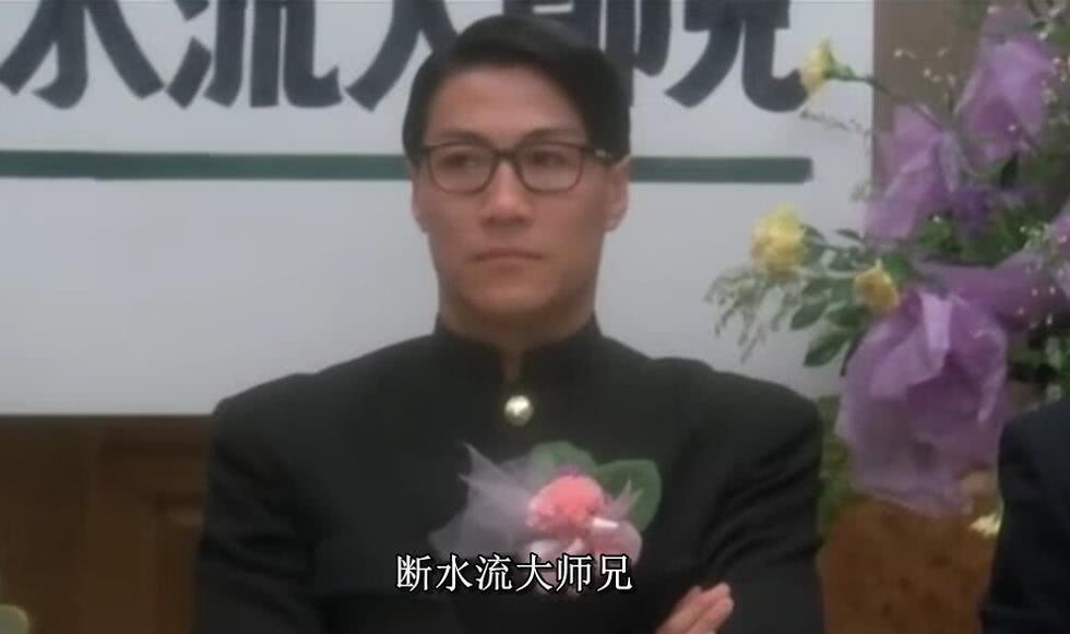 15部影视剧“名场面”，乌鸦掀桌，朱茵眨眼，她让人等了28年