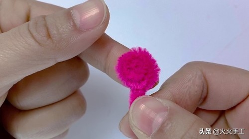 春天来啦手工创意扭扭棒,手工红梅花制作