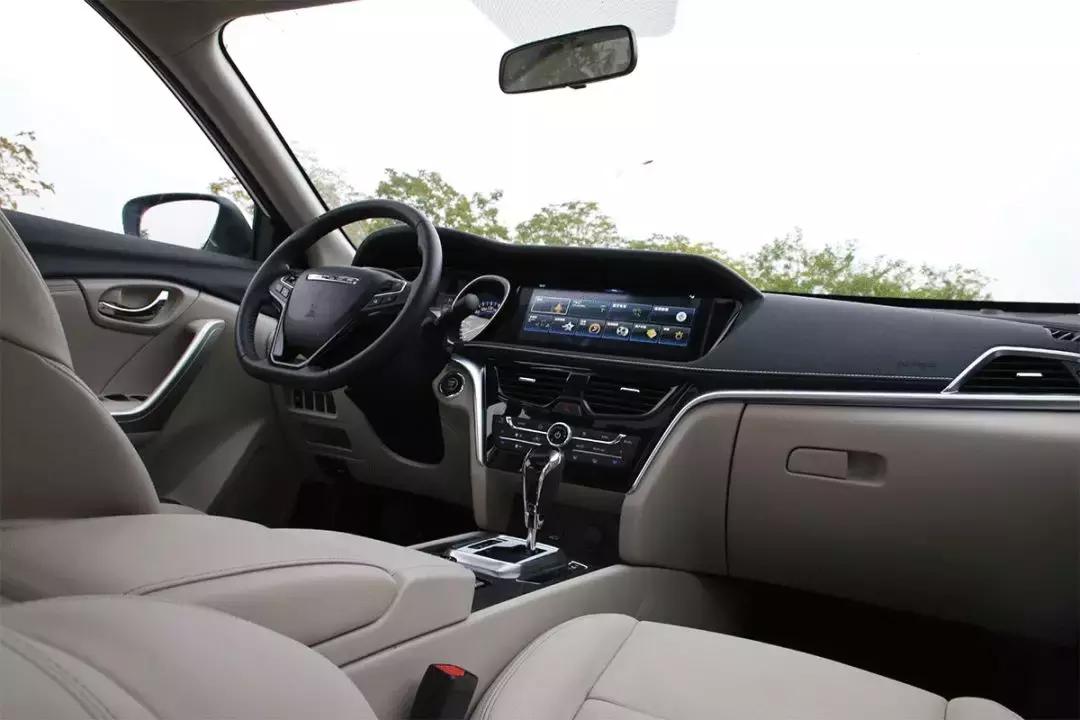 宝马x6性能测试不负运动之名,2019年第三代新宝马x6测评