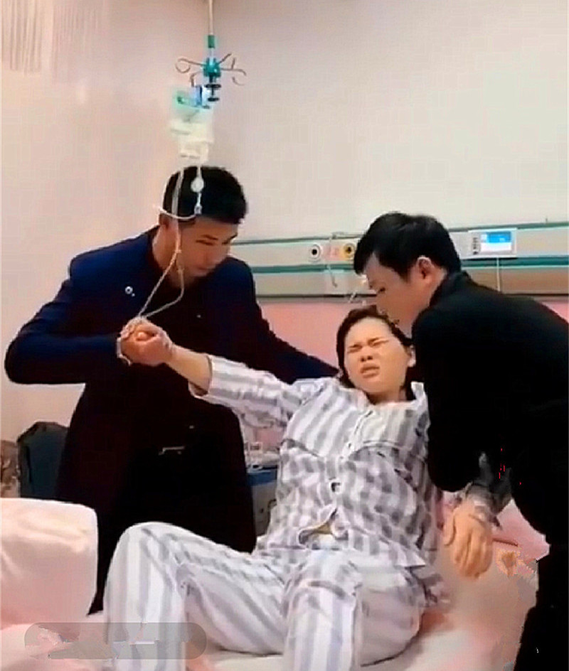 剖腹产产妇第一次怎么下床,剖腹产产妇第一次下床方法