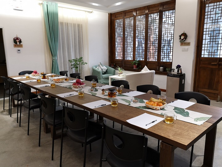 来袁家村花田月下住民宿,咥陕西美食、泡酒吧,逛民俗!