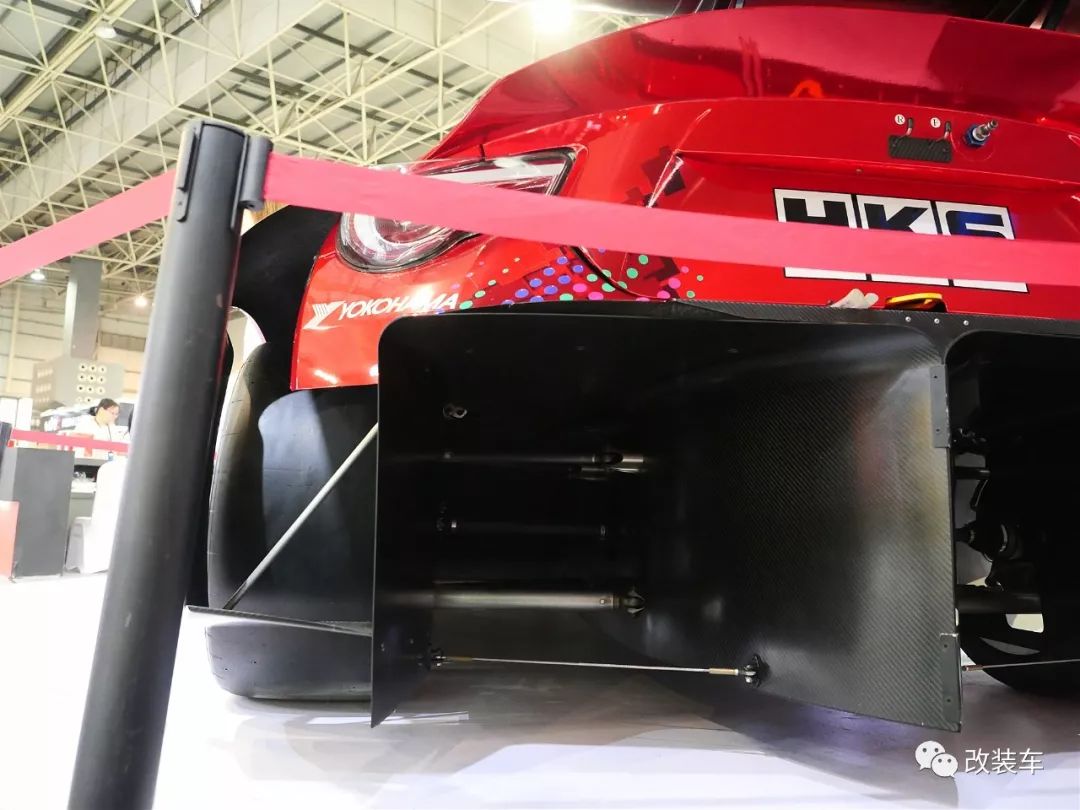 改装车聚会,改装车齐聚车展