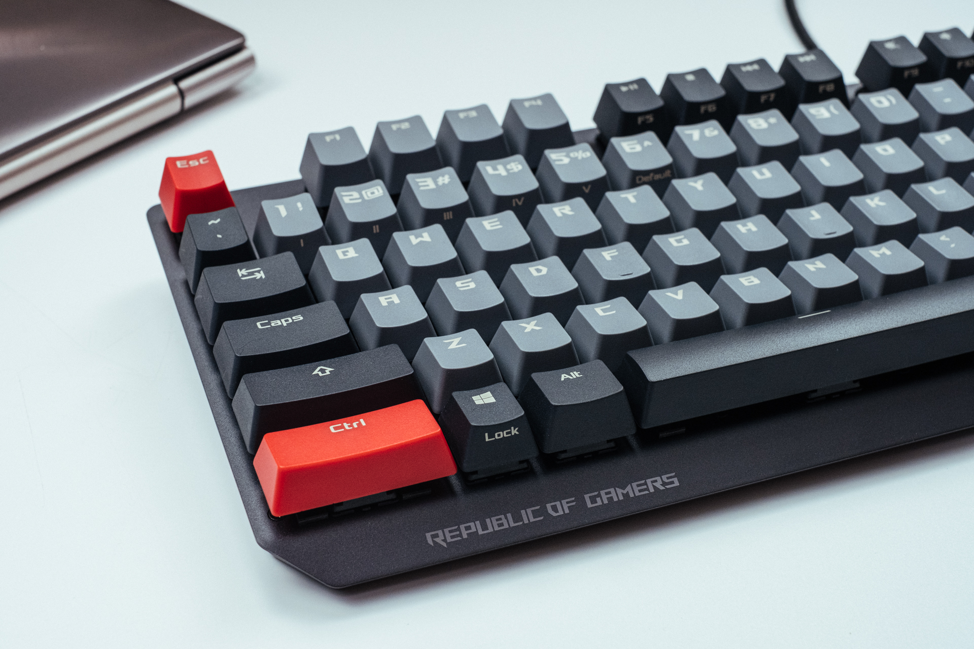 rog游侠竞技版红轴机械键盘评测,rog游侠rx键盘pbt版