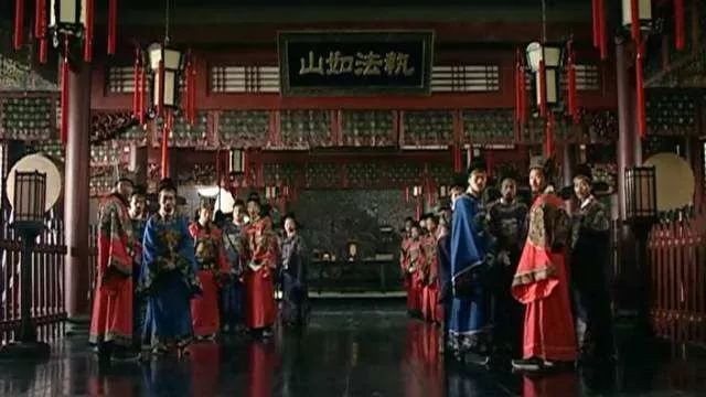 必须说，《权力的游戏》的权谋水平在《大明王朝》面前就是个弟弟