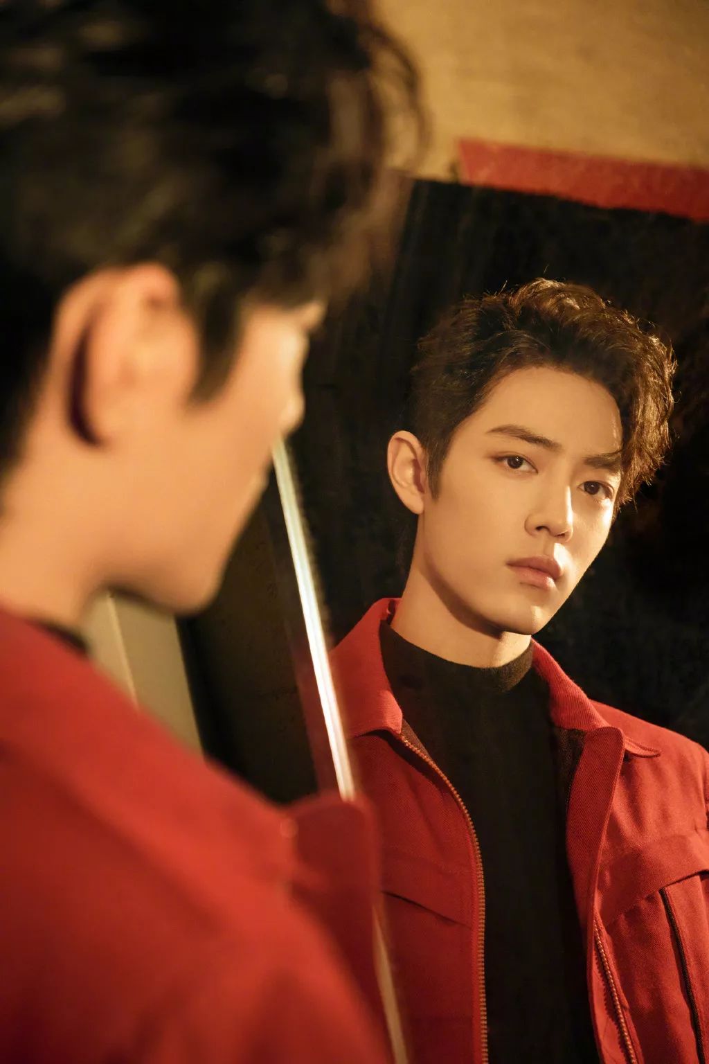 肖战绝世侧颜,肖战绝美回眸