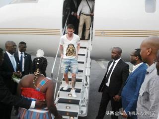 足坛球星私人飞机,足球球星坐私人飞机