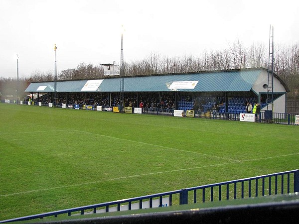 fm2020足球经理怎么买入,fm2020足球经理有手机版吗