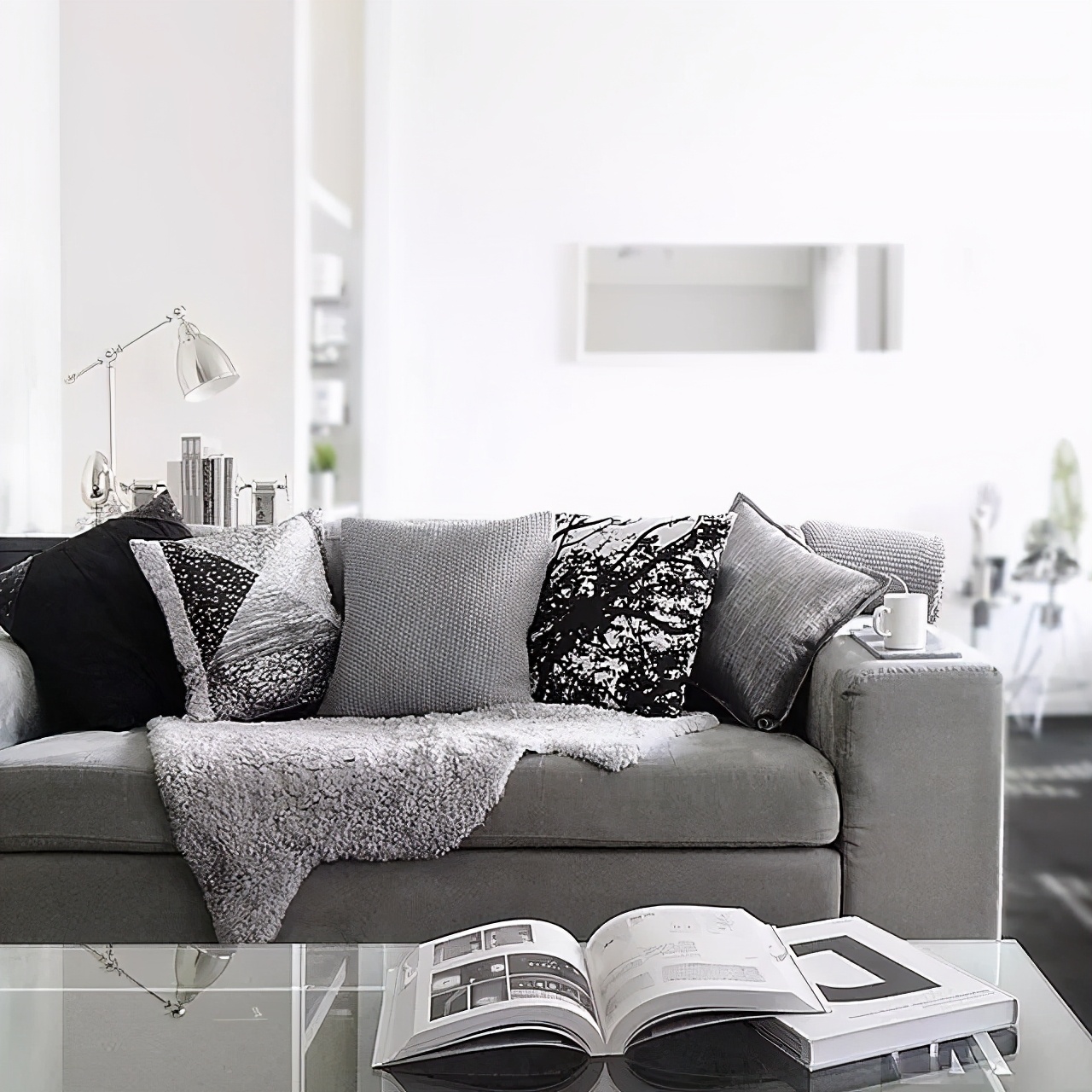 爱了这两间性冷淡系小户型,网友:这才叫一个人的豪宅