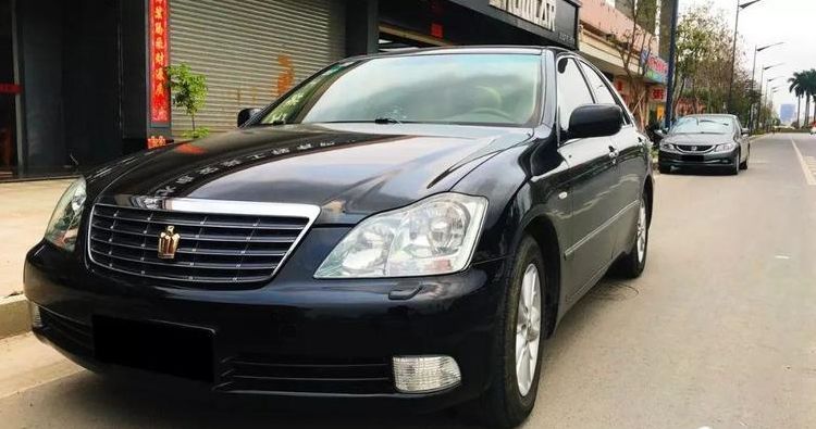 丰田皇冠销量,为什么丰田皇冠销量一代不如一代