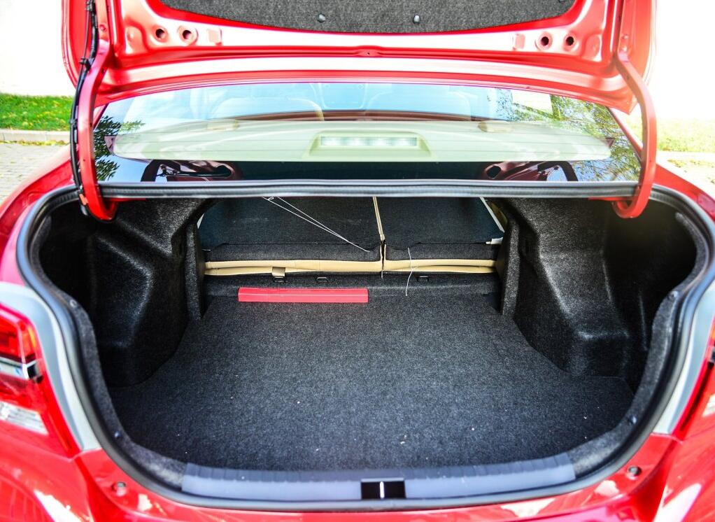 威驰两厢和飞度哪个好,飞度两厢威驰三厢