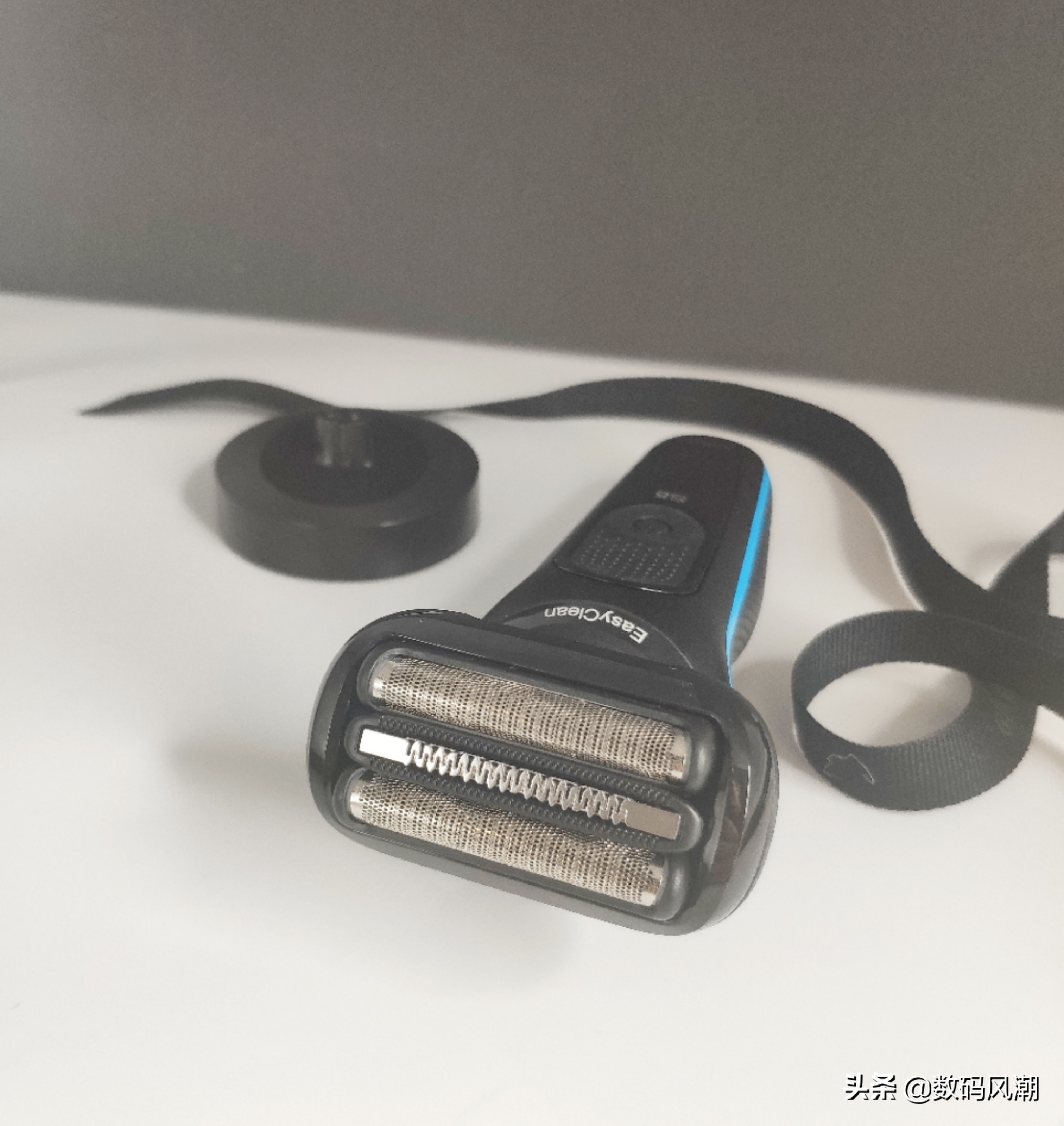 飞利浦9系剃须刀和博朗9系怎么选,飞利浦剃须刀和博朗剃须刀对比