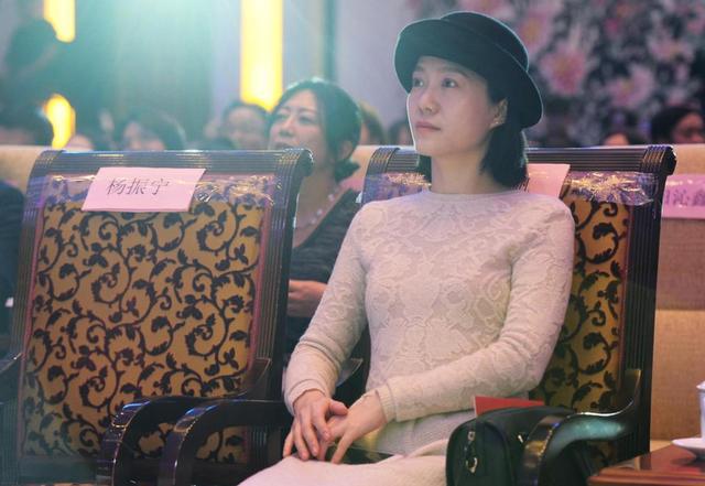 杨振宁和翁帆哪年结婚,翁帆与杨振宁现在婚姻如何