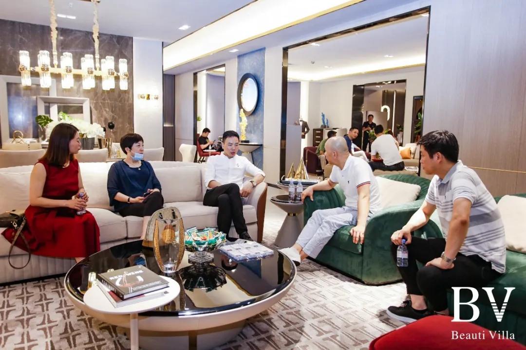 鍙版.瀹跺叿bv绯诲垪,涓庣編鍚岃涓庣埍鍚岃