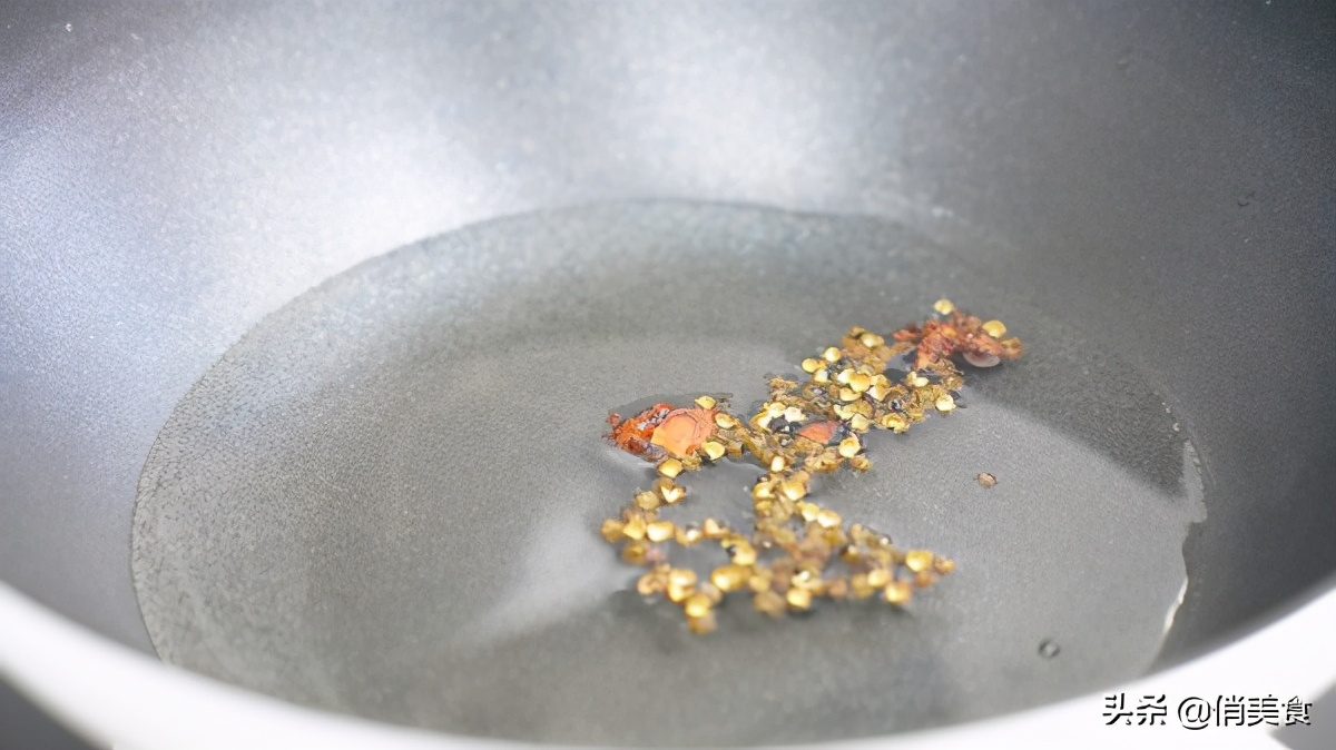 调饺子馅牢记三放三不放,过年饺子馅这样做鲜嫩多汁还不腻