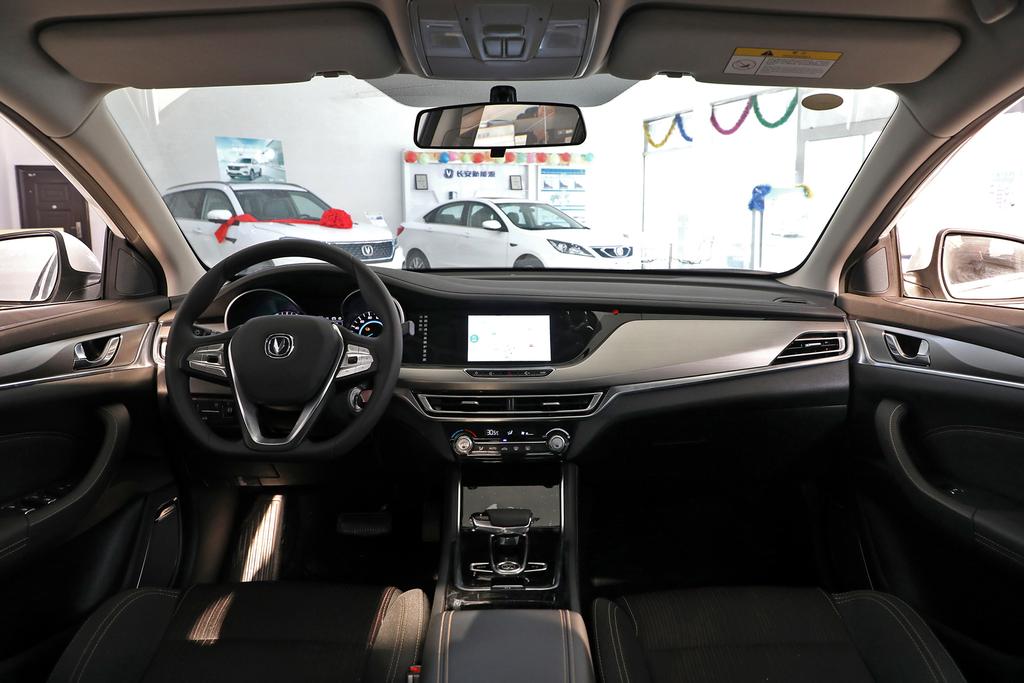 你愿意花十几万买个二手豪车吗,你愿意花几十万买一个车吗