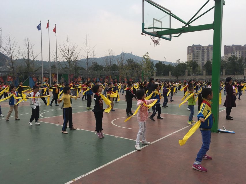 学校运动会解说词,学校体育运动会开幕式总结