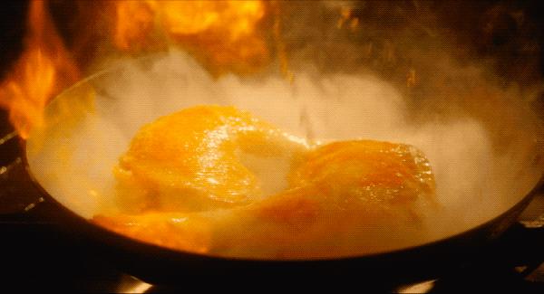 亚洲最狂野女导演,一年出3部新片,半个演艺圈为她站台