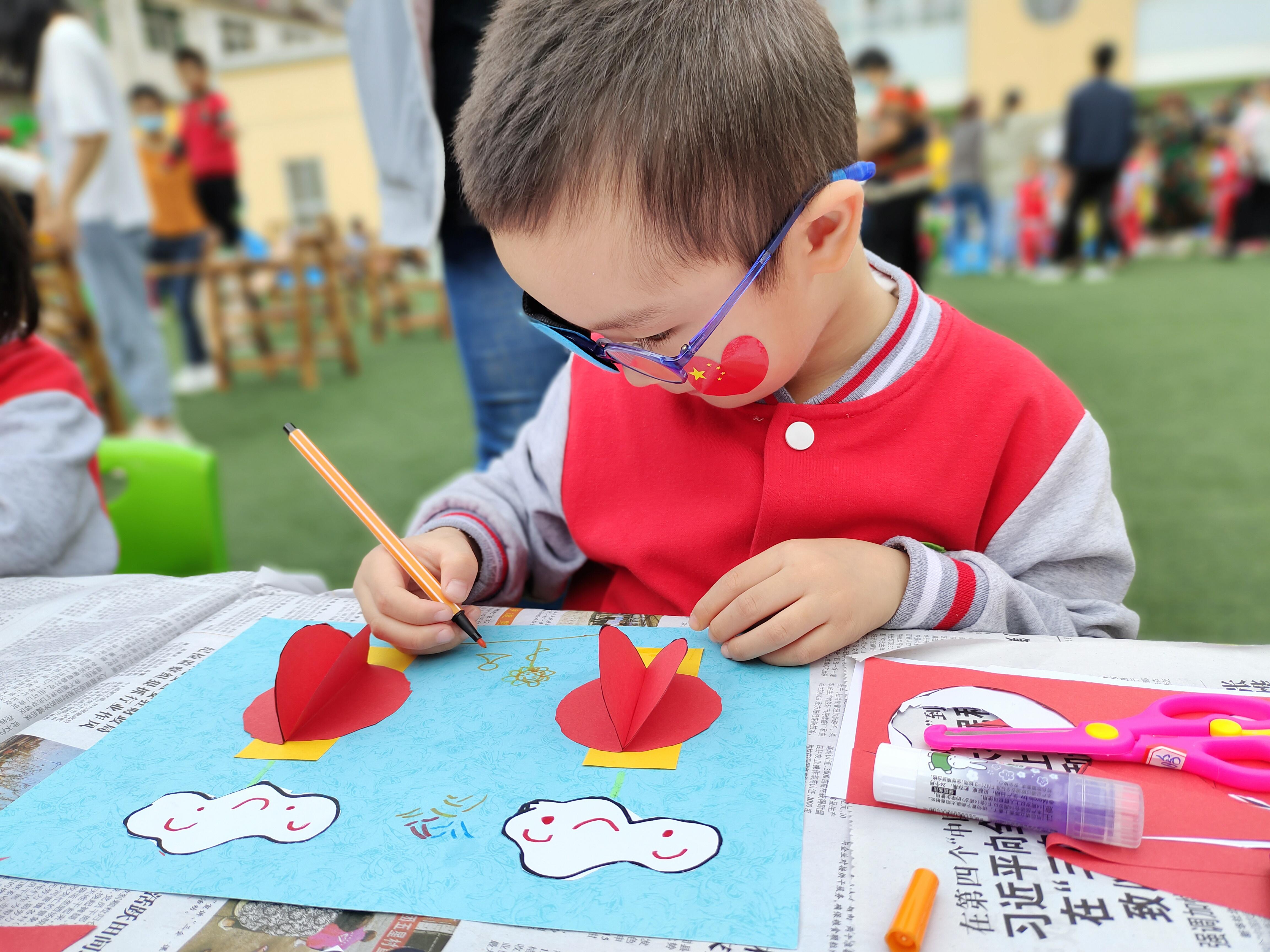 幼儿园中班童心迎国庆巧手绘中国,童心童绘迎国庆幼儿园