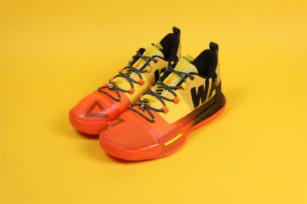 361度李宁安踏哪个不臭脚,361度安踏李宁哪个质量好