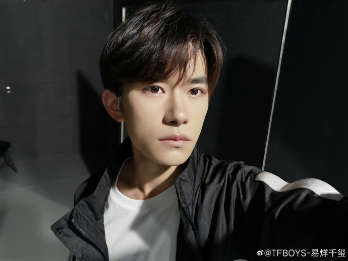 易烊千玺解约纪梵希,刘雯解约纪梵希是否赔款