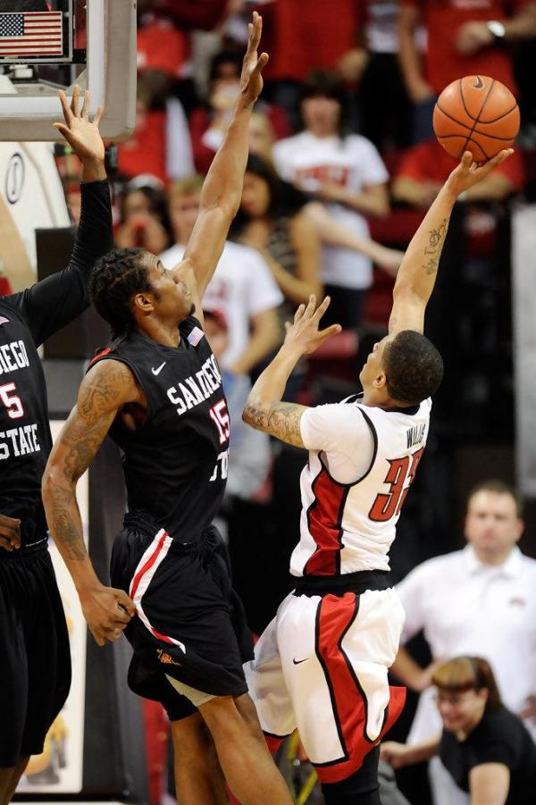 伦纳德一个冠军抵德罗赞北境十年,北境之王伦纳德nba2kol