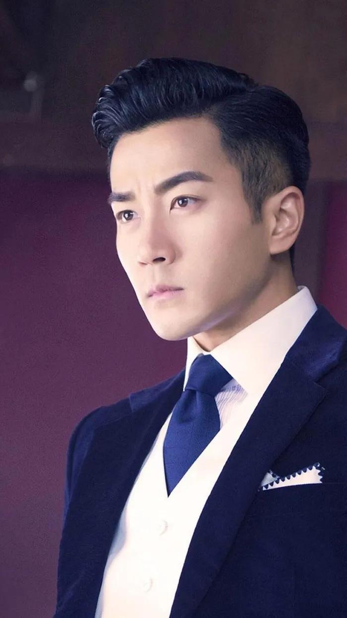 行走的荷尔蒙,这6位越老越有味,大胡茬克制又霸道,气质太绝了