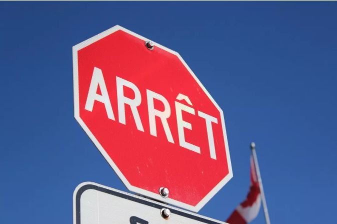 异国交通规则有哪些,国外红灯没有车辆可以过吗