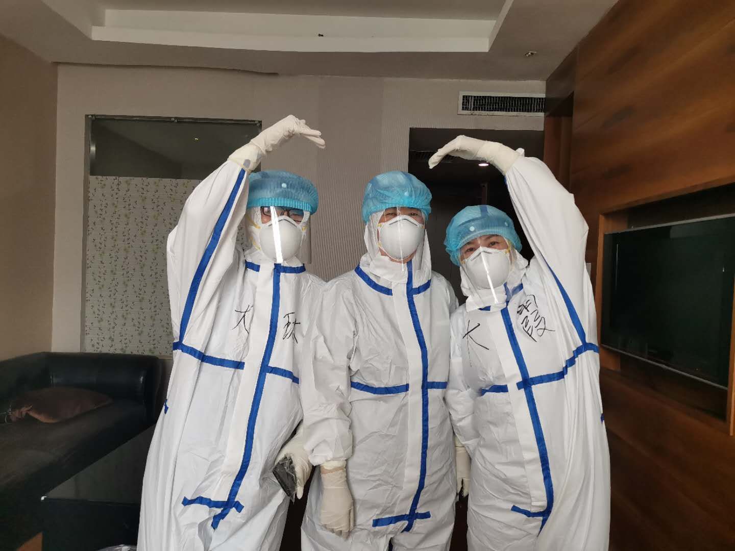 危急!沈阳隔离点里,出生20天的新生儿发高烧,怎么办?