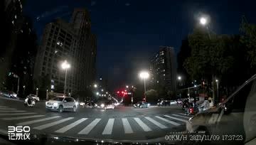 360k680行车记录仪多少钱,360k680行车记录仪可以手机联网