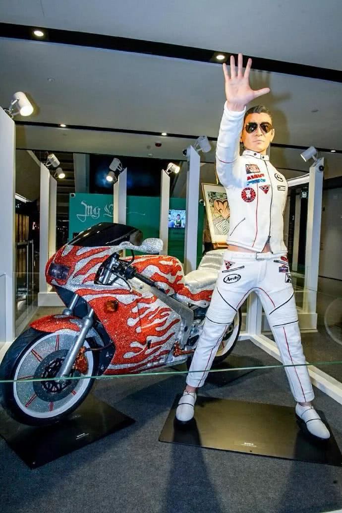 香港巨型圣诞树,香港圣诞树旅游攻略