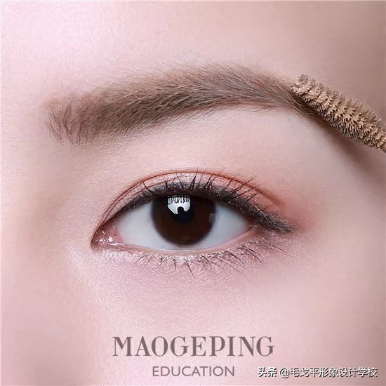 眉毛画的漂亮,眉毛画得好的秘诀就是用马克笔