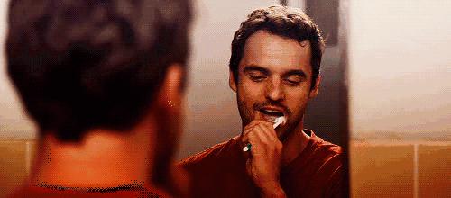 给男朋友治腰疼,男朋友帮助女朋友治腰疼