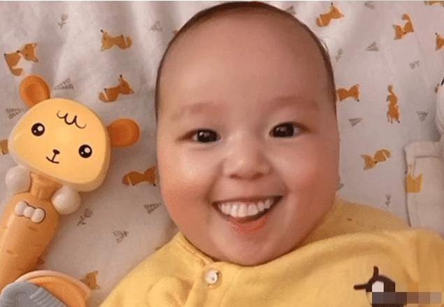 宝宝满口黄牙图片,宝宝满口牙照片火了