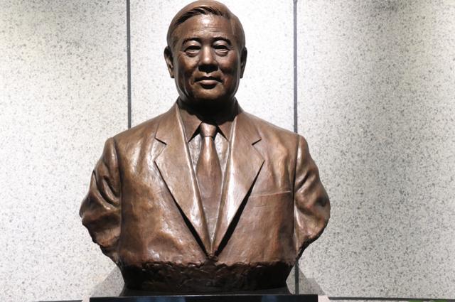 张瑞敏张士平丁建生，山东企业家谁更牛，做鱼竿的他被称民族之光