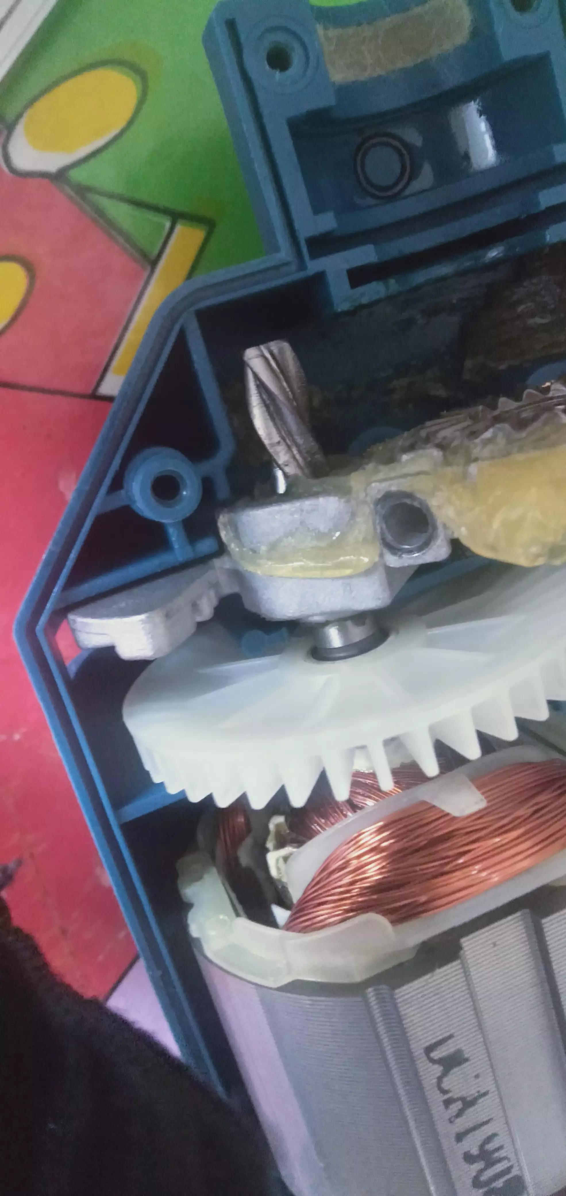 手电钻前面的夹头构造及更换,晶思达手电钻开关总成内部构造