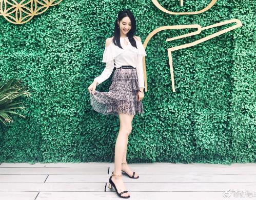 体操女神21岁,体操空中一字马照片