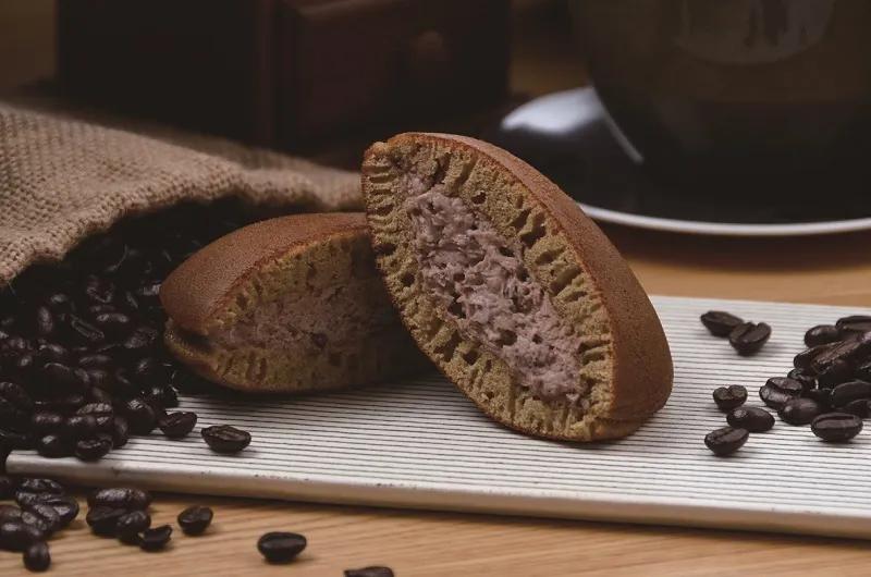 4月春暖花开，宜吃一枚甜甜的铜锣烧！哆啦A梦挚爱同款！